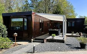 Knusse landelijke chalet in Putten alleen voor recreatie